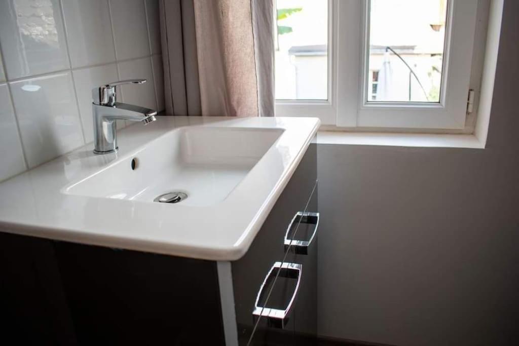 Studio Charmant Confortable Tv Centre Ville Louviers Esterno foto