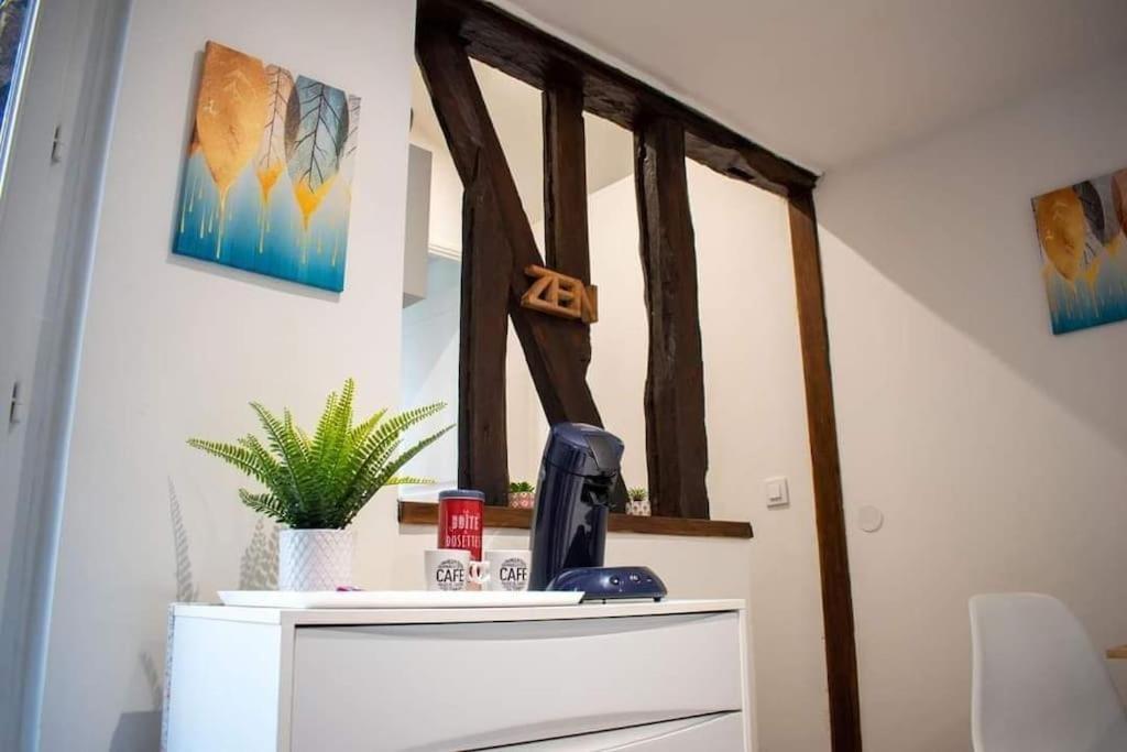 Studio Charmant Confortable Tv Centre Ville Louviers Esterno foto