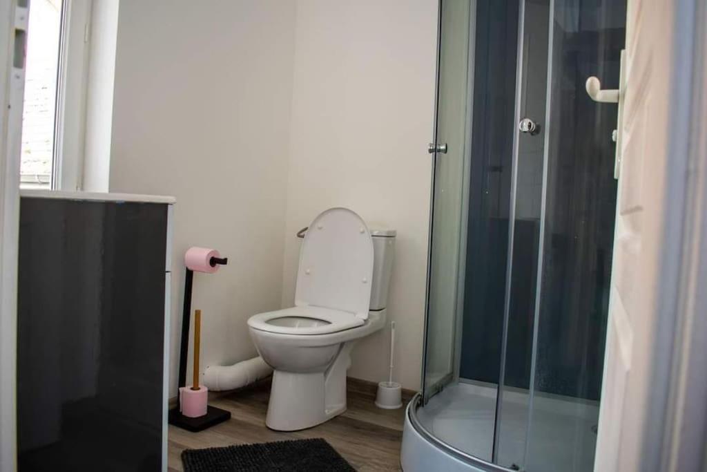 Studio Charmant Confortable Tv Centre Ville Louviers Esterno foto