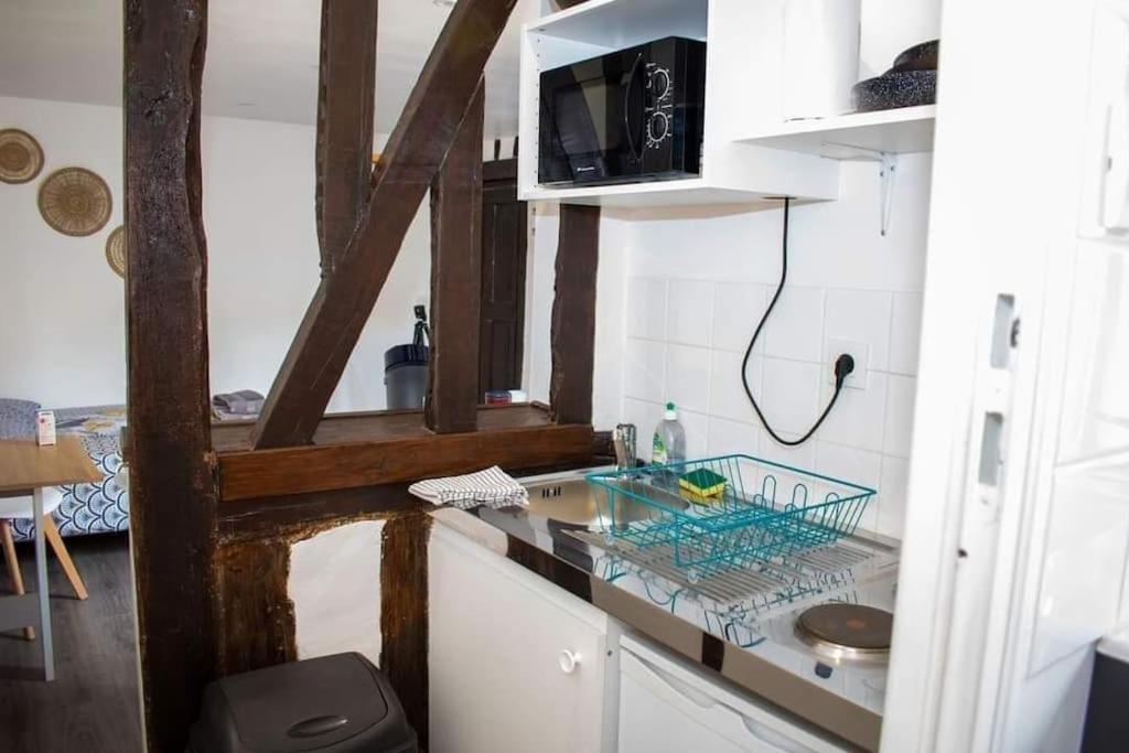 Studio Charmant Confortable Tv Centre Ville Louviers Esterno foto