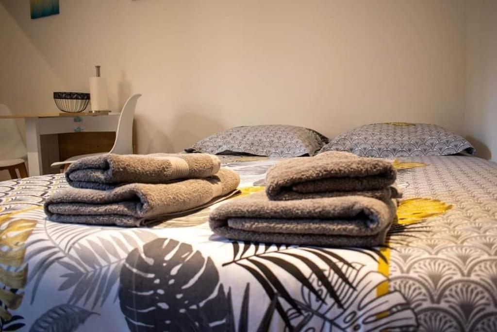 Studio Charmant Confortable Tv Centre Ville Louviers Esterno foto